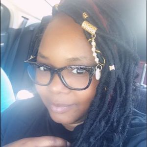 Meet your Posher, Sherlanda